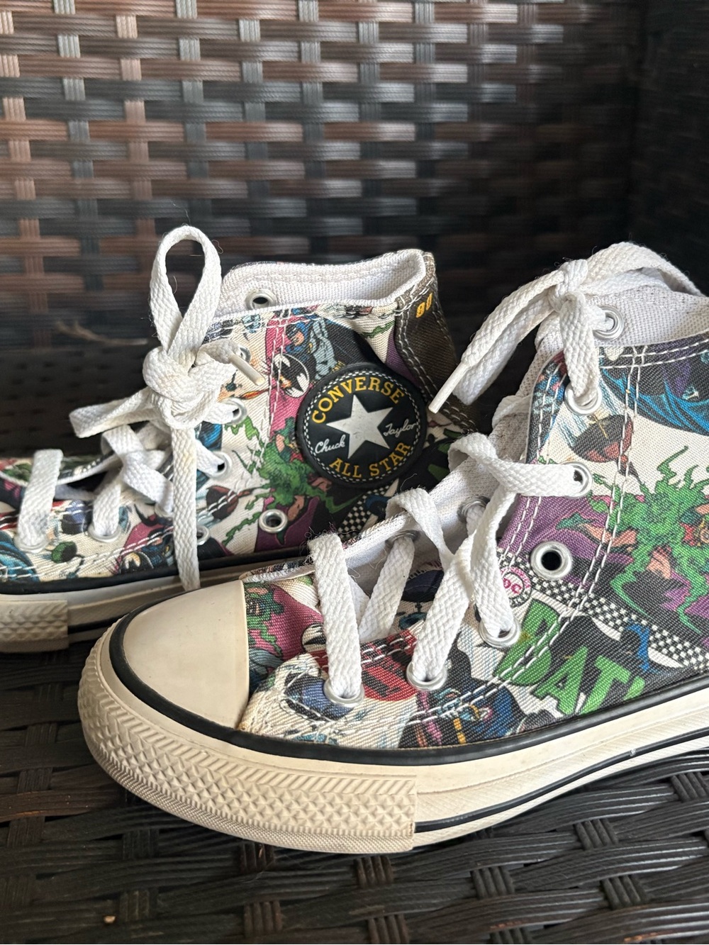 Converse Chuck Taylor All Star Kids size 11High Top Batman Comic Canvas Sneakers
